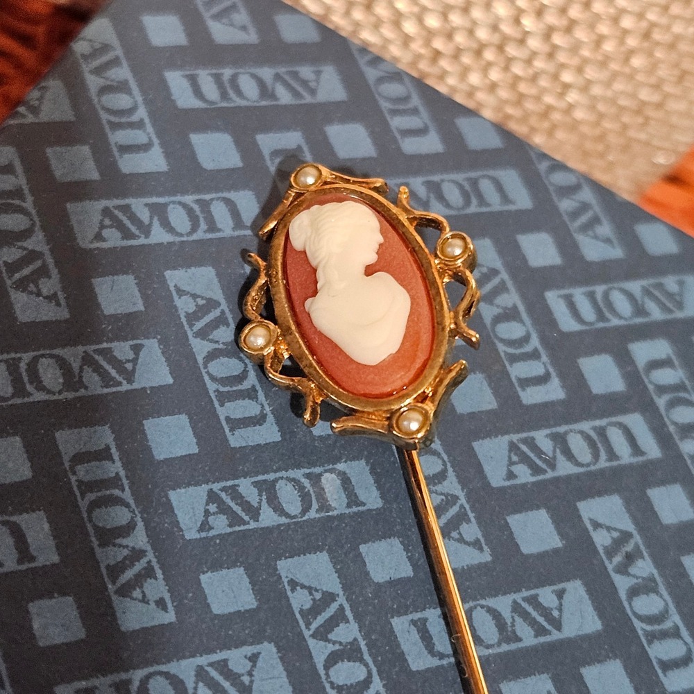 1978 Avon Cameo Stickpin with Box